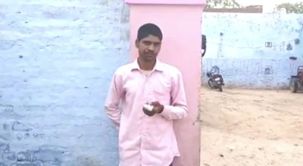 Ινδός έκοψε το δάχτυλό του επειδή ψήφισε λάθος κόμμα! (Βίντεο)